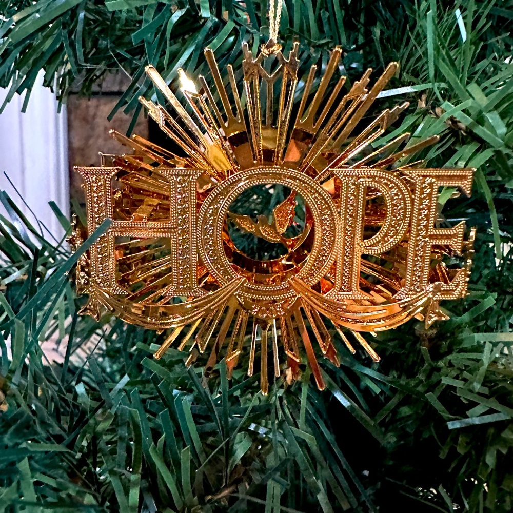 Danbury Mint Gold Christmas ornament “Ray of Hope”